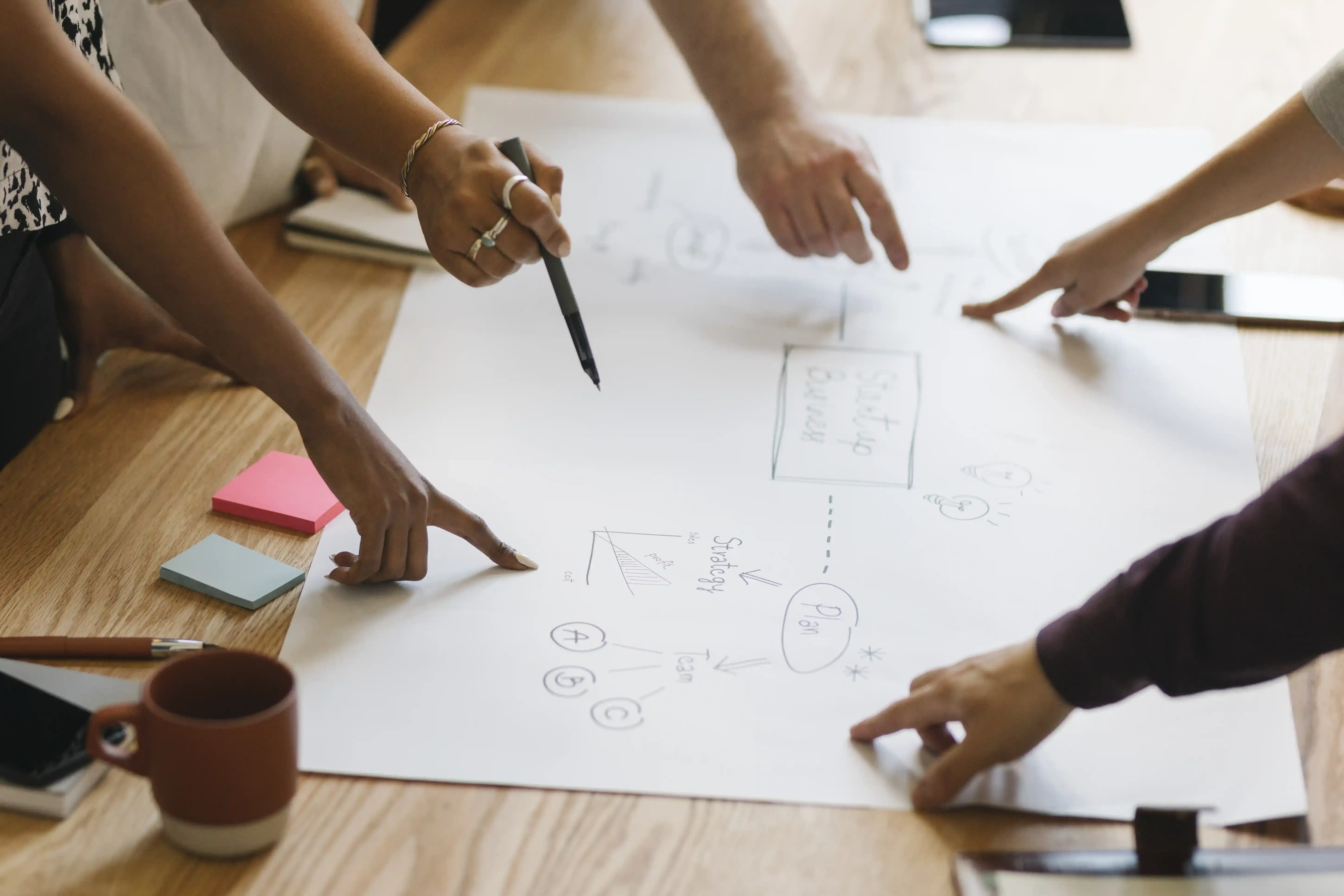 Arquitectos con sus planos